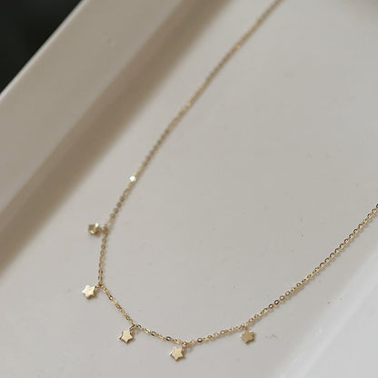 Collar Delicado con Estrellas