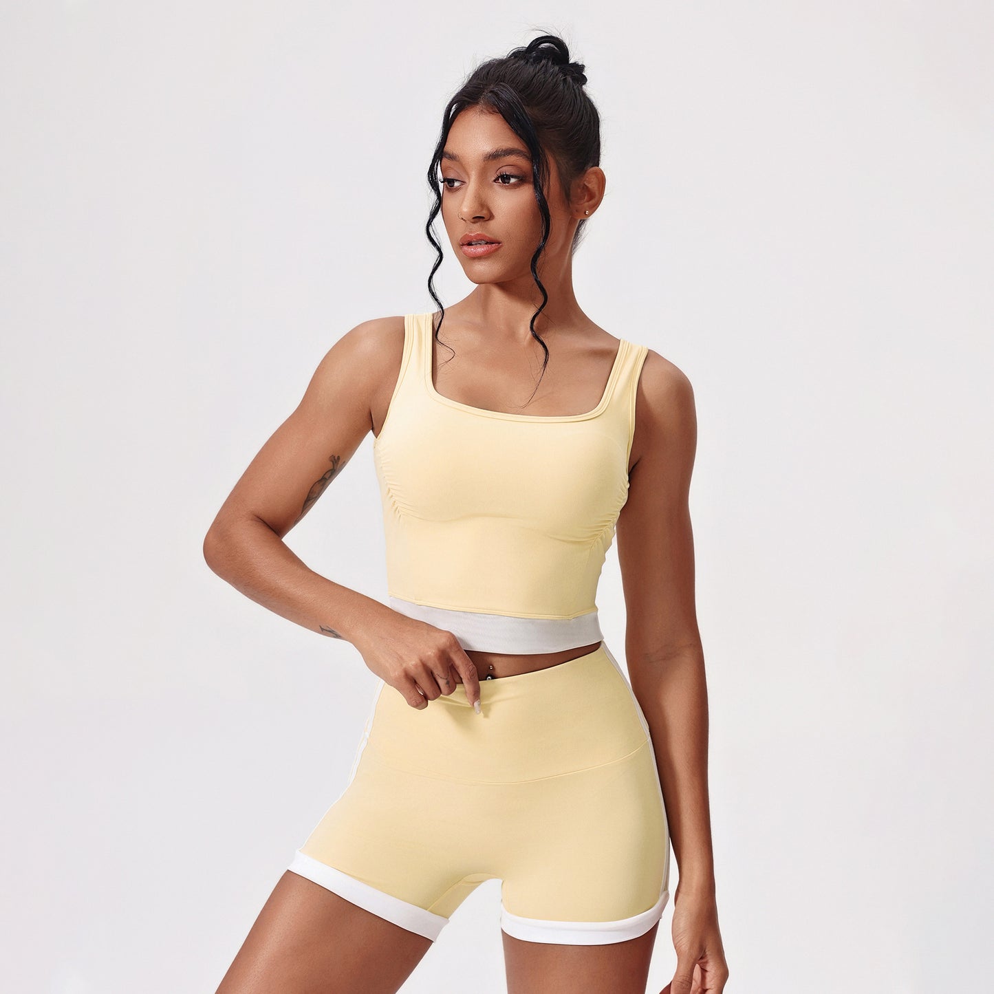 Conjunto Deportivo Top y Shorts