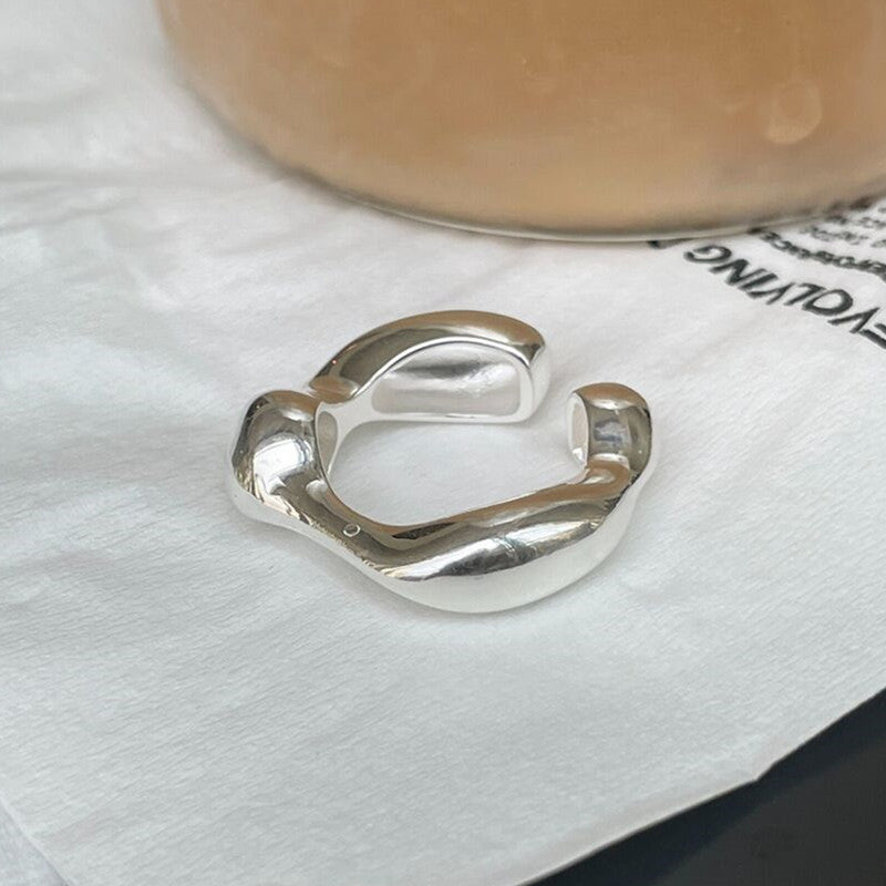 Anillo con Diseño de Ondas